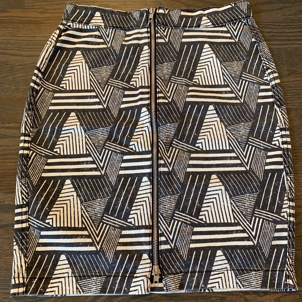 H&M Divided Black and White Geometric Denim Skirt